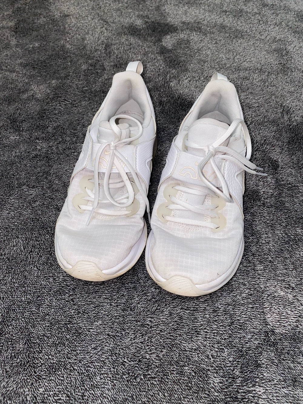 Nike Air Max Women’s Sneakers Size 6 White | Casual Summer Tennis Shoes
